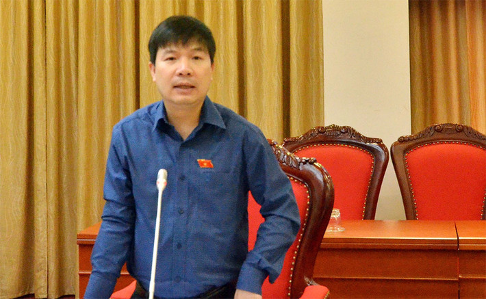 Phó trưởng Đoàn ĐBQH tỉnh Hoàng Đức Chính phát biểu Phó trưởng Đoàn ĐBQH tỉnh Hoàng Đức Chính phát biểu