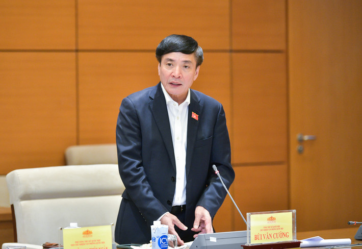 Tổng Thư ký Quốc hội, Chủ nhiệm Văn phòng Quốc hội Bùi Văn Cường phát biểu tại cuộc làm việc. Phó Chủ tịch Quốc hội, Thượng tướng Trần Quang Phương chủ trì cuộc họp rà soát công tác chuẩn bị Kỳ họp thứ 7, Quốc hội Khóa XV -0