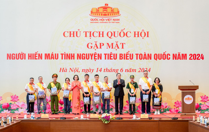 Chủ tịch Quốc hội Trần Thanh Mẫn: Cùng nhau lan tỏa tinh thần, nghĩa cử cao đẹp của hoạt động hiến máu tình nguyện ảnh 6 Chủ tịch Quốc hội Trần Thanh Mẫn: Cùng nhau lan tỏa tinh thần, nghĩa cử cao đẹp của hoạt động hiến máu tình nguyện -0