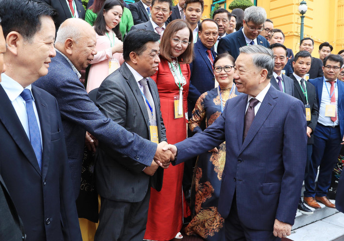 Tổng Bí thư, Chủ tịch nước kêu gọi kiều bào tiếp tục đóng góp cho đất nước ảnh 1 Tổng Bí thư, Chủ tịch nước kêu gọi kiều bào tiếp tục đóng góp cho đất nước -1
