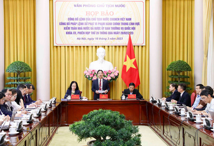 Toàn cảnh cuộc họp báo. Ảnh Hoàng Ngọc toàn cảnh cuộc họp báo - Ảnh Hoàng Ngọc