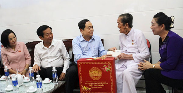Phó Chủ tịch Thường trực Quốc hội Trần Thanh Mẫn thăm, chúc Tết tại Kiên Giang ảnh 2 Phó Chủ tịch Thường trực Quốc hội Trần Thanh Mẫn thăm, chúc Tết tại Kiên Giang -0