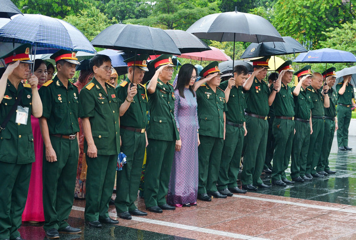 Hội Cựu chiến binh cơ quan Văn phòng Quốc hội gặp mặt, tri ân các cựu chiến binh ảnh 7 Hội Cựu chiến binh cơ quan Văn phòng Quốc hội gặp mặt, tri ân Ban tổ chức Chương trình Khúc quân hành -0