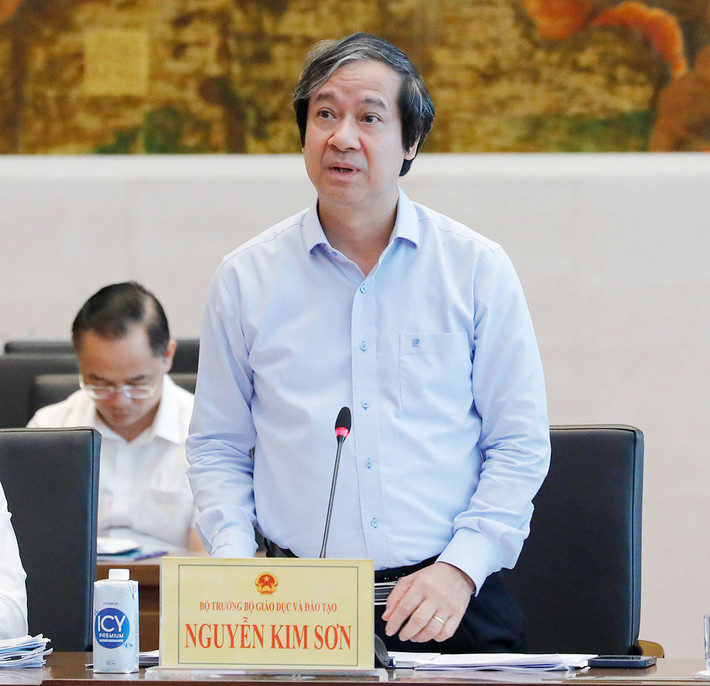 Bộ trưởng Bộ Giáo dục và Đào tạo Nguyễn Kim Sơn phát biểu. Ảnh: Hồ Long Chưa đồng bộ về tiêu chuẩn bổ nhiệm viên chức quản lý giữa các địa phương -0