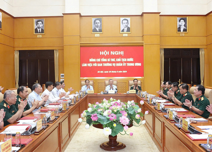 Tổng Bí thư, Chủ tịch nước Tô Lâm làm việc với Ban Thường vụ Quân ủy Trung ương ảnh 5 Tổng Bí thư, Chủ tịch nước Tô Lâm làm việc với Ban Thường vụ Quân ủy Trung ương -2