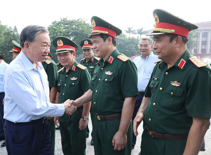 Tổng Bí thư, Chủ tịch nước Tô Lâm làm việc với Ban Thường vụ Quân ủy Trung ương ảnh 1 Tổng Bí thư, Chủ tịch nước Tô Lâm làm việc với Ban Thường vụ Quân ủy Trung ương -5