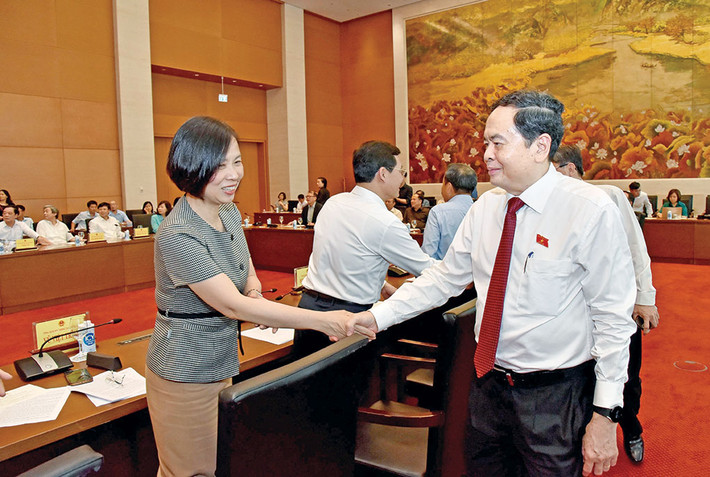 Phó Chủ tịch Thường trực Quốc hội Trần Thanh Mẫn và các đại biểu dự cuộc gặp mặt. Ảnh: Lâm Hiển Chủ tịch Quốc hội Vương Đình Huệ: Báo chí phải luôn là vũ khí sắc bén của Đảng, diễn đàn rộng lớn, mạnh mẽ của Nhân dân -0