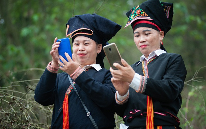 Phụ nữ dân tộc thiểu số được trang bị những kiến thức, kỹ năng bán hàng và quảng bá sản phẩm, dịch vụ trên sàn thương mại điện tử. Kết nối phụ nữ dân tộc thiểu số với sàn thương mại điện tử -0