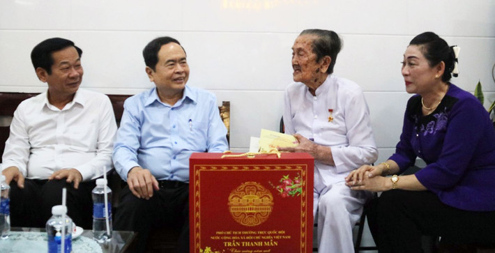 Phó Chủ tịch Thường trực Quốc hội Trần Thanh Mẫn thăm, chúc Tết tại Kiên Giang ảnh 3 Phó Chủ tịch Thường trực Quốc hội Trần Thanh Mẫn thăm, chúc Tết tại Kiên Giang -0