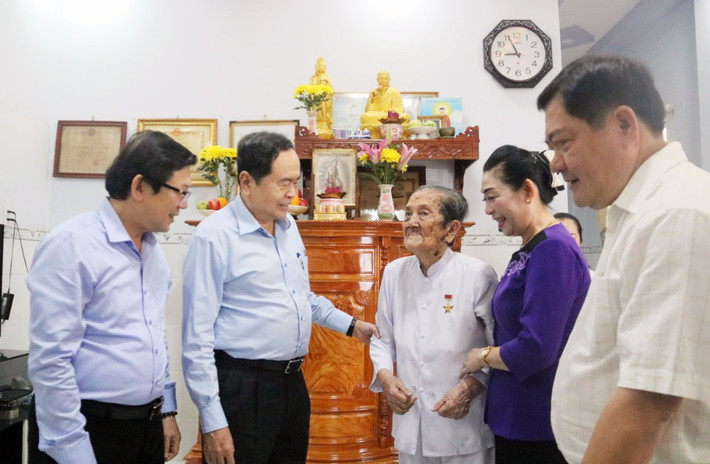 Phó Chủ tịch Thường trực Quốc hội Trần Thanh Mẫn thăm, chúc Tết tại Kiên Giang ảnh 1 Phó Chủ tịch Thường trực Quốc hội Trần Thanh Mẫn thăm, chúc Tết tại Kiên Giang -0