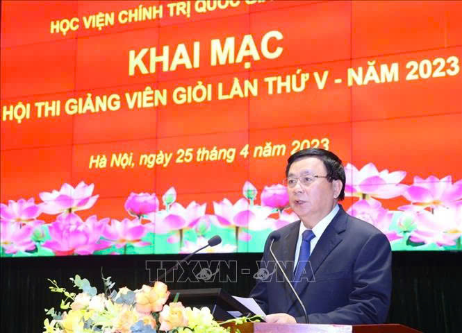 Ủy viên Bộ Chính trị, Giám đốc Học viện Chính trị quốc gia Hồ Chí Minh, Chủ tịch Hội đồng Lý luận Trung ương, GS. TS Nguyễn Xuân Thắng phát biểu. Ảnh: Văn Điệp/TTXVN HỌC VIỆN CHÍNH TRỊ QUỐC GIA HỒ CHÍ MINH XÂY DỰNG ĐỘI NGŨ CÁN BỘ, GIẢNG VIÊN XỨNG TẦM NHIỆM VỤ -0
