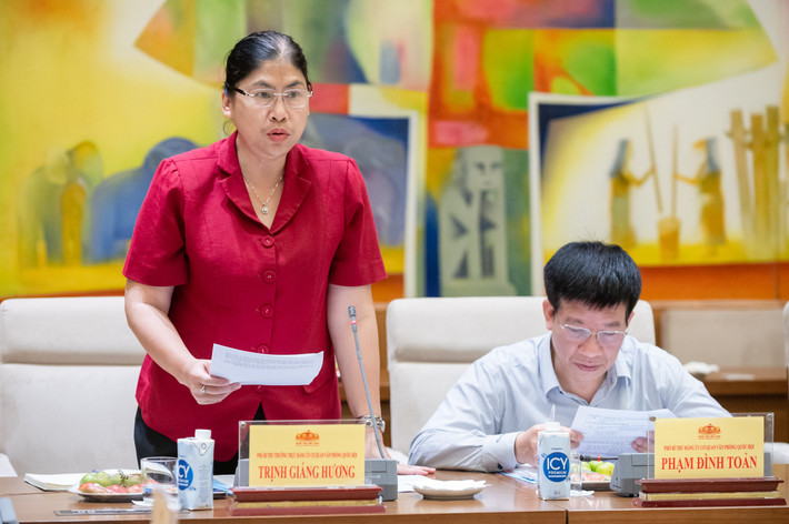 Ban Thường vụ Đảng ủy Khối các cơ quan Trung ương làm việc với Ban Thường vụ Đảng ủy cơ quan Văn phòng Quốc hội ảnh 3 Phó Bí thư Thường trực Đảng ủy Cơ quan VPQH Trịnh Giáng Hương phát biểu