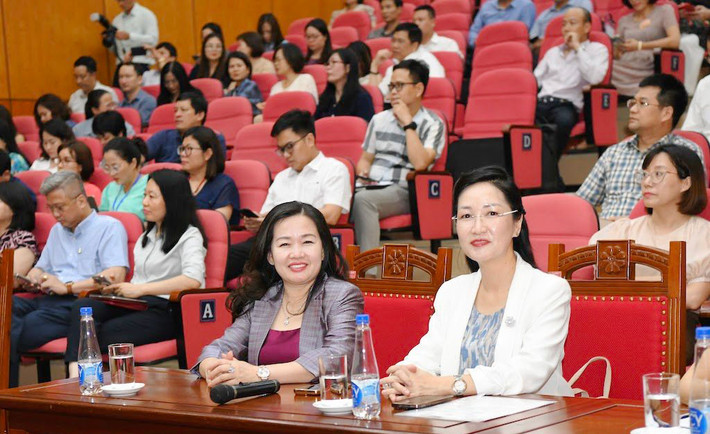 Các đại biểu tại cuộc gặp mặt Bộ Y tế gặp mặt báo chí nhân kỷ niệm 99 năm Ngày Báo chí cách mạng Việt Nam -0