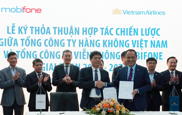 Vietnam Airlines và MobiFone ký kết hợp tác chiến lược ảnh 1 Vietnam Airlines và MobiFone ký kết hợp tác chiến lược -0