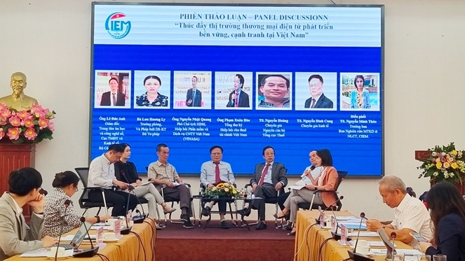 Các đại biểu tham gia thảo luận tại hội thảo. Ảnh: Minh Châu Trở ngại lớn nhất của thương mại điện tử