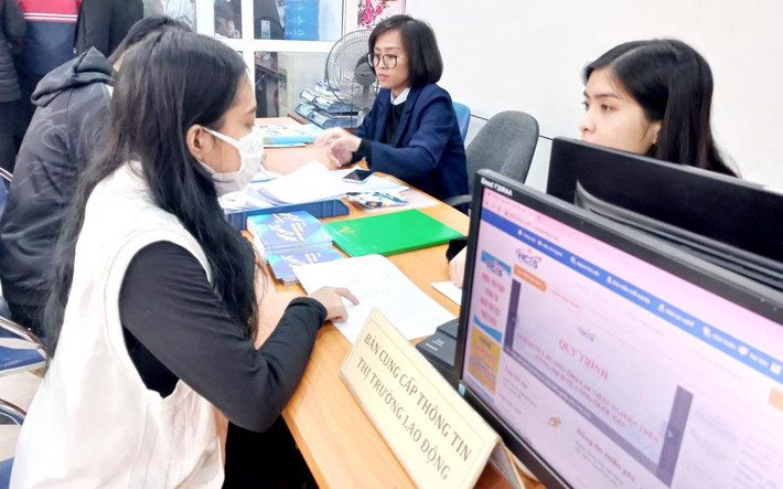 Tư vấn và giới thiệu việc làm cho người lao động. (nguồn ITN) Lao động thất nghiệp chưa mặn mà với chính sách đào tạo lại -0