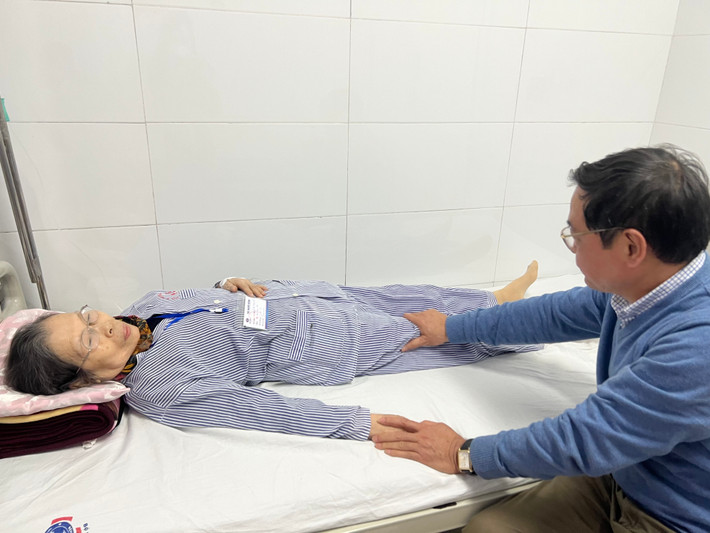 Bệnh nhân 20 năm bền bỉ chống chọi với ung thư chỉ vì một câu nói của bác sĩ ảnh 4 “Thuốc” từ tâm và đức -0