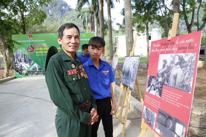 Cựu chiến binh Hoàng Văn Trọng từng tham gia gùi hàng trên tuyến đường Trường Sơn. Ảnh: Khánh Trinh Điều đẹp nhất gửi cung đường Trường Sơn -0