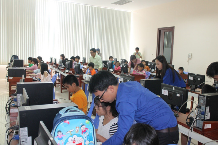 Thư viện tỉnh Đồng Tháp sớm vận hành phần mềm Quản lý thư viện E-Libman. Ảnh: dongthap.gov.vn Thư viện tỉnh Đồng Tháp: Xây dựng mô hình hiện đại và thông minh -0