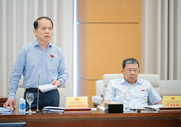 Chủ nhiệm Ủy ban Pháp luật Hoàng Thanh Tùng phát biểu. Ảnh: Lâm Hiển Chủ tịch Quốc hội Trần Thanh Mẫn chủ trì cuộc họp với các cơ quan của Quốc hội, cơ quan của Ủy ban Thường vụ Quốc hội -0