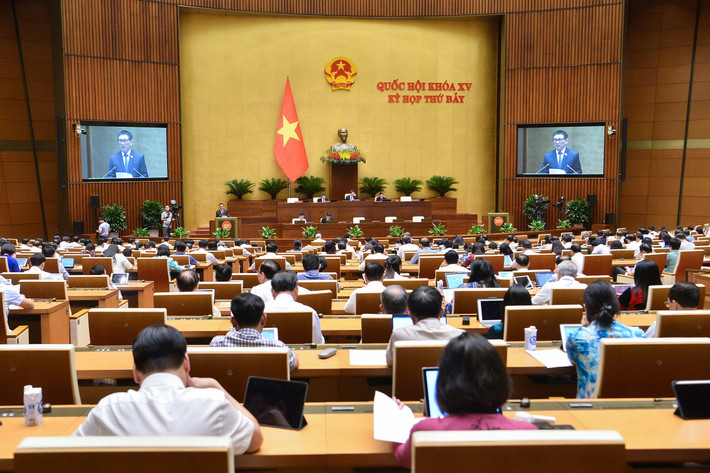 Quang cảnh phiên họp Bao quát toàn bộ các nguồn thu, bảo đảm tính minh bạch, dễ hiểu, dễ thực hiện -0