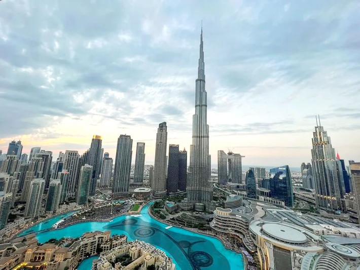 Toàn cảnh khu thương mại Dubai cho thấy tòa nhà cao nhất thế giới Burj Al Khalifa, ở Dubai, UAE. Nguồn: Reuters LHQ: UAE thu hút vốn đầu tư nước ngoài kỷ lục 23 tỷ USD vào năm 2022 -0
