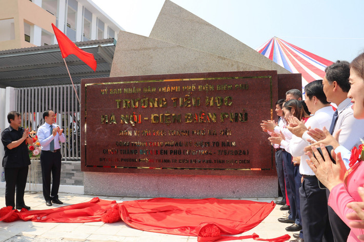 Đây là công trình chào mừng kỷ niệm 70 năm Chiến thắng Điện Biên Phủ 1276b0cb7424da7a8335.jpg -0