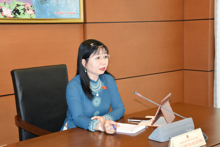 ĐBQH Trần Thị Thanh Hương (An Giang) điều hành phiên thảo luận tại Tổ 17 Sớm có những giải pháp căn cơ để sớm tháo gỡ những khó khăn -0