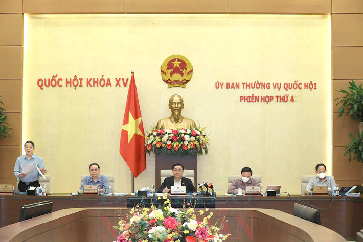 Phó Chủ tịch Nguyễn Đức Hải điều hành Phiên họp Ảnh : Hồ Long Phó Chủ tịch Nguyễn Đức Hải điều hành Phiên họp Ảnh : Hồ Long
