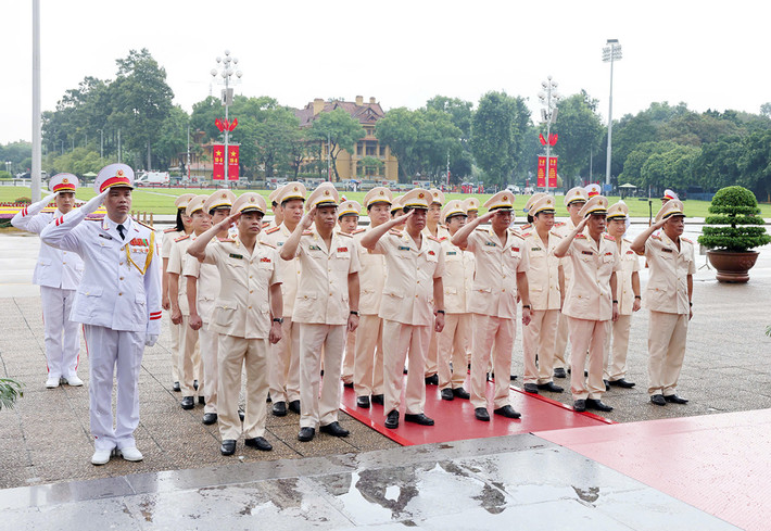 Lãnh đạo Đảng, Nhà nước vào Lăng viếng Chủ tịch Hồ Chí Minh ảnh 6 Lãnh đạo Đảng, Nhà nước vào Lăng viếng Chủ tịch Hồ Chí Minh nhân dịp 79 năm Quốc khánh 2/9 -4
