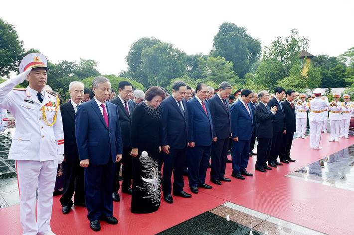Lãnh đạo Đảng, Nhà nước vào Lăng viếng Chủ tịch Hồ Chí Minh ảnh 7 Lãnh đạo Đảng, Nhà nước vào Lăng viếng Chủ tịch Hồ Chí Minh nhân dịp 79 năm Quốc khánh 2/9 -5