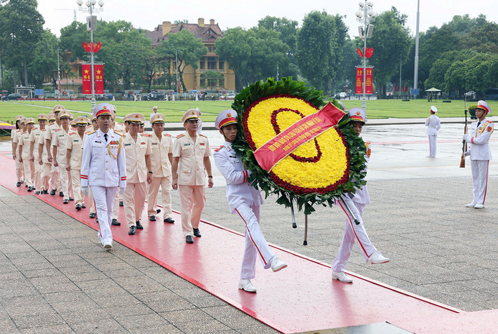 Lãnh đạo Đảng, Nhà nước vào Lăng viếng Chủ tịch Hồ Chí Minh ảnh 5 Lãnh đạo Đảng, Nhà nước vào Lăng viếng Chủ tịch Hồ Chí Minh nhân dịp 79 năm Quốc khánh 2/9 -3