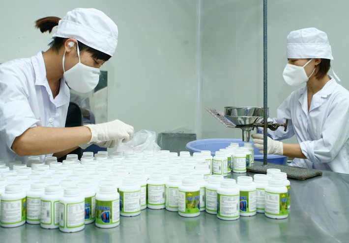 Đấu thầu thuốc tập trung đáp ứng mục tiêu lựa chọn đầy đủ thuốc phục vụ công tác khám, chữa bệnh BHYT Nguồn: ITN Đấu thầu thuốc tập trung đáp ứng mục tiêu lựa chọn đầy đủ thuốc phục vụ công tác khám, chữa bệnh BHYT Nguồn: ITN