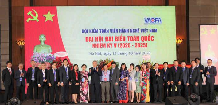Ban Chấp hành Hội Kiểm toán viên hành nghề Việt Nam nhiệm kỳ V 2020-2025 Ảnh: Hồ Long Ban Chấp hành Hội Kiểm toán viên hành nghề Việt Nam nhiệm kỳ V 2020-2025 Ảnh: Hồ Long