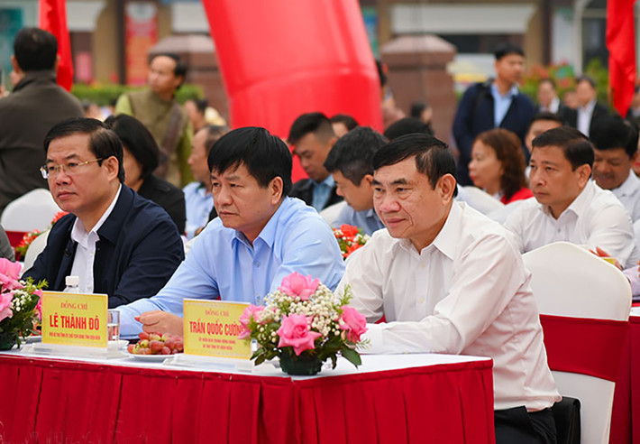 Ủy viên Trung ương Đảng, Bí thư Tỉnh ủy Điện Biên Trần Quốc Cường và các đại biểu dự lễ thông xe cầu Thanh Bình zap_9947-copy.jpg -0
