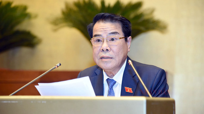 Trưởng Ban Dân nguyện Dương Thanh Bình trình bày Báo cáo kết quả giám sát việc giải quyết kiến nghị của cử tri gửi đến Kỳ họp thứ Hai. Ảnh: Quang Khánh Giải quyết dứt điểm các kiến nghị cử tri gửi đến Kỳ họp thứ Hai, Quốc hội Khóa XV -2
