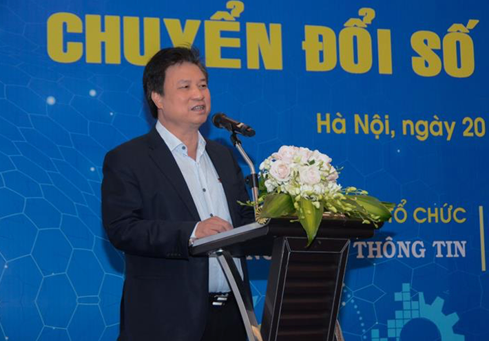 Thứ trưởng Nguyễn Hữu Độ phát biểu khai mạc hội thảo chuyển đổi số giáo dục năm 2022 Chuyển đổi số: Gắn mã định danh của gần 24 triệu hồ sơ học sinh -0