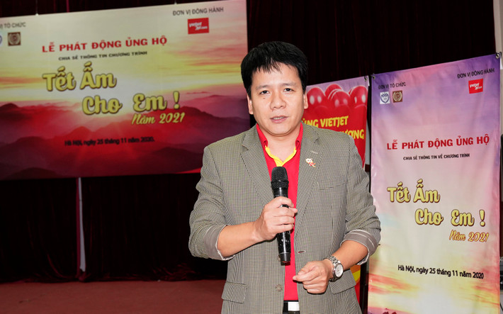 Giám đốc Văn phòng Vietjet miền Bắc Dương Hoài Nam phát biểu tại lễ phát động Ảnh Hữu Tài Giám đốc Văn phòng Vietjet miền Bắc Dương Hoài Nam phát biểu tại lễ phát động