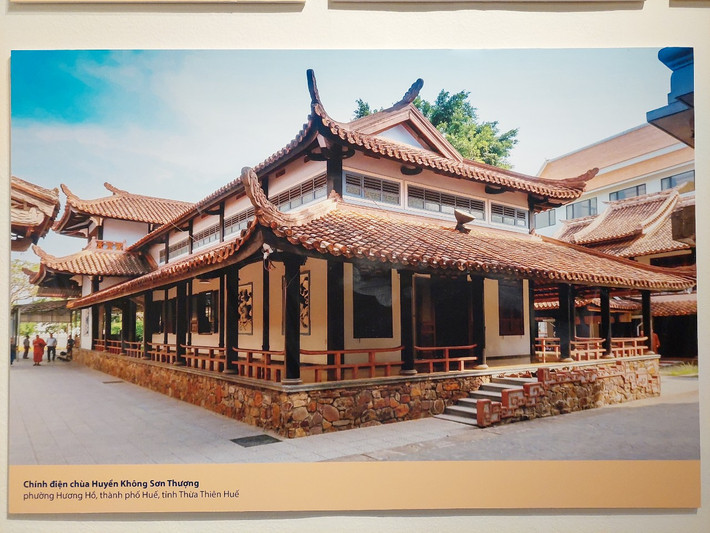 Kiến trúc Phật giáo Việt Nam đang có sự biến đổi đa dạng - Ảnh tư liệu tại Triển lãm "Kiến trúc Phật giáo Việt Nam - thống nhất trong đa dạng" Giữ giá trị truyền thống vốn có -0