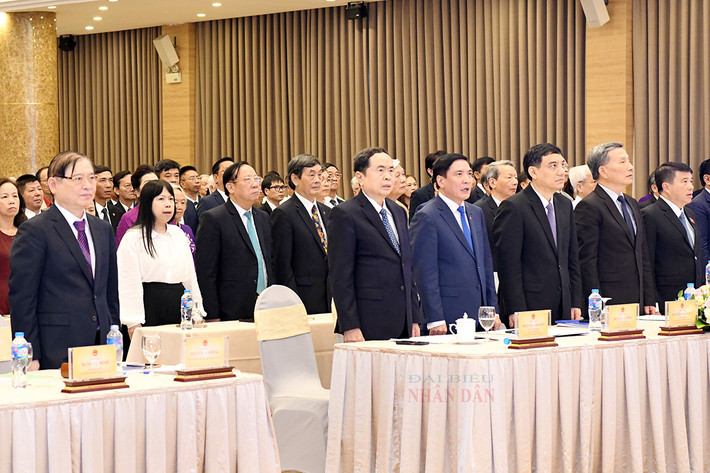 Chủ tịch Quốc hội Trần Thanh Mẫn dự Lễ tôn vinh Trí thức khoa học và công nghệ tiêu biểu năm 2024 ảnh 2 Chủ tịch Quốc hội Trần Thanh Mẫn dự Lễ tôn vinh Trí thức khoa học và công nghệ tiêu biểu năm 2024 -1