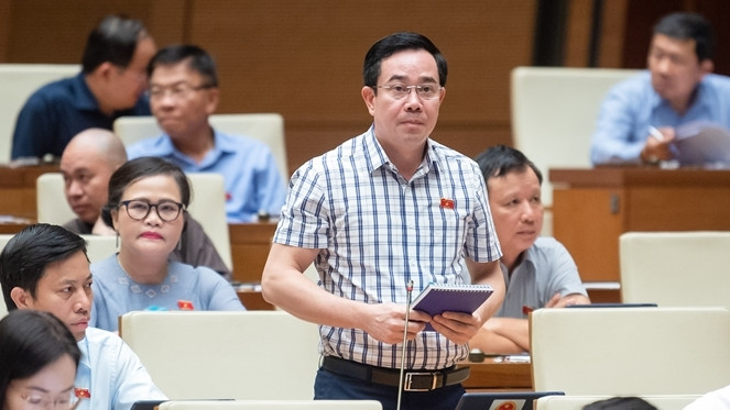 Xây dựng nông thôn mới phải thực chất, đi vào chiều sâu ảnh 1 ĐBQH Nguyễn Văn Huy (Thái Bình) phát biểu tại hội trường - Ảnh: Q.Khánh