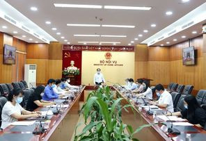 Toàn cảnh hội nghị trực về cơ chế quản lý, sử dụng đất tôn giáo, tín ngưỡng Toàn cảnh hội nghị trực về cơ chế quản lý, sử dụng đất tôn giáo, tín ngưỡng