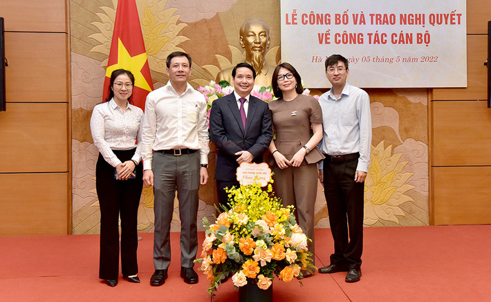 Phó Chủ tịch Thường trực Quốc hội Trần Thanh Mẫn trao quyết định bổ nhiệm ông Phạm Thái Hà giữ chức Phó Chủ nhiệm Văn phòng Quốc hội ảnh 16 Phó Chủ tịch Thường trực Quốc hội Trần Thanh Mẫn trao quyết định bổ nhiệm ông Phạm Thái Hà giữ chức Phó Chủ nhiệm Văn phòng Quốc hội -0