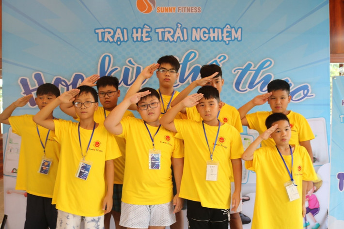 Học sinh tham gia trại hè trải nghiệm học kỳ thể thao Phụ huynh chi tiền triệu cho con tham gia các trại hè để duy trì thói quen học tập -0