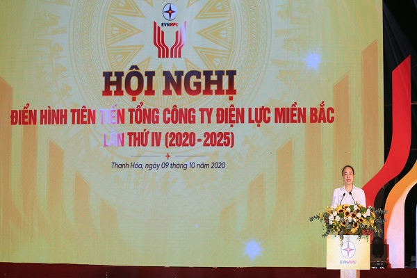 Tổng giám đốc Tổng công ty Điện lực miền Bắc Đỗ Nguyệt Ánh phát biểu khai mạc hội nghị Tổng Giám đốc Đỗ Nguyệt Ánh phát biểu khai mạc hội nghị
