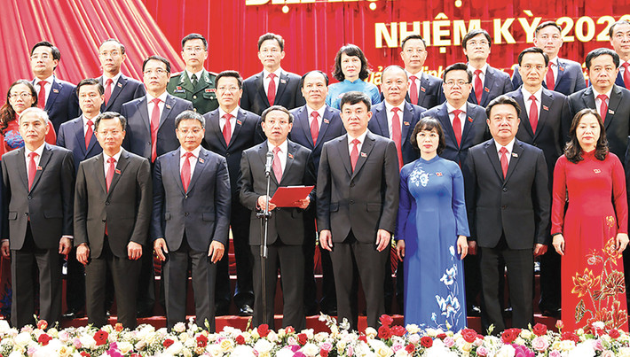 Bí thư Tỉnh ủy Nguyễn Xuân Ký phát biểu nhận nhiệm vụ trước Đại hội Bí thư Tỉnh ủy Nguyễn Xuân Ký phát biểu nhận nhiệm vụ trước Đại hội