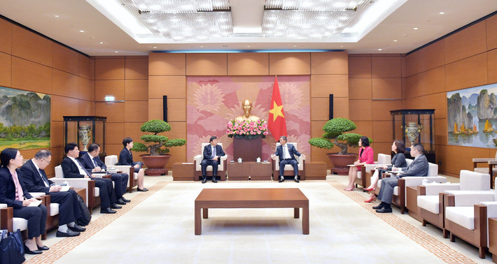 Phó Chủ nhiệm Ủy ban Quốc phòng và An ninh Nguyễn Hải Hưng tiếp Đoàn đại biểu Nhân đại Quảng Tây ảnh 2 Phó Chủ nhiệm Ủy ban Quốc phòng và An ninh Nguyễn Hải Hưng tiếp Đoàn đại biểu Nhân đại Quảng Tây