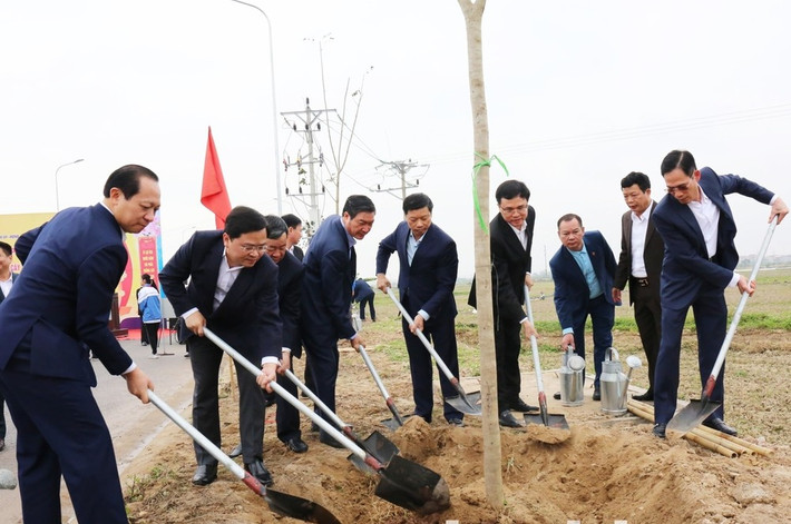Phấn đấu năm 2024, thị xã Quế Võ trồng mới 35.000 cây xanh các loại Bí thư Tỉnh ủy Bắc Ninh dự lễ phát động Tết trồng cây -0