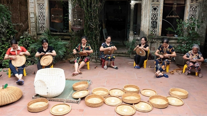 Nguồn vốn giải quyết việc làm đã tiếp lửa làng nghề phát triển. Ảnh: Trần Việt Nguồn vốn giải quyết việc làm đã tiếp lửa làng nghề phát triển. Ảnh: Trần Việt
