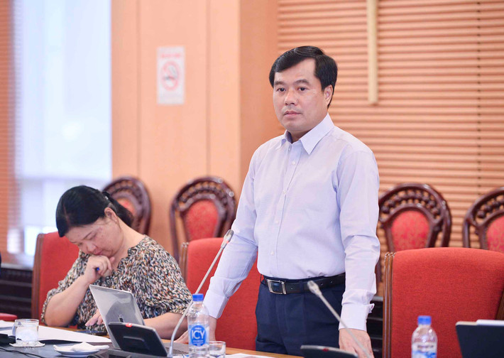 Đánh giá việc thực hiện Nghị quyết của Bộ Chính trị về công nghệ thông tin tại Văn phòng Quốc hội ảnh 1 Phó Chủ nhiệm VPQH Nguyễn Mạnh Hùng phát biểu